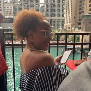 Meet your Posher, Khalida